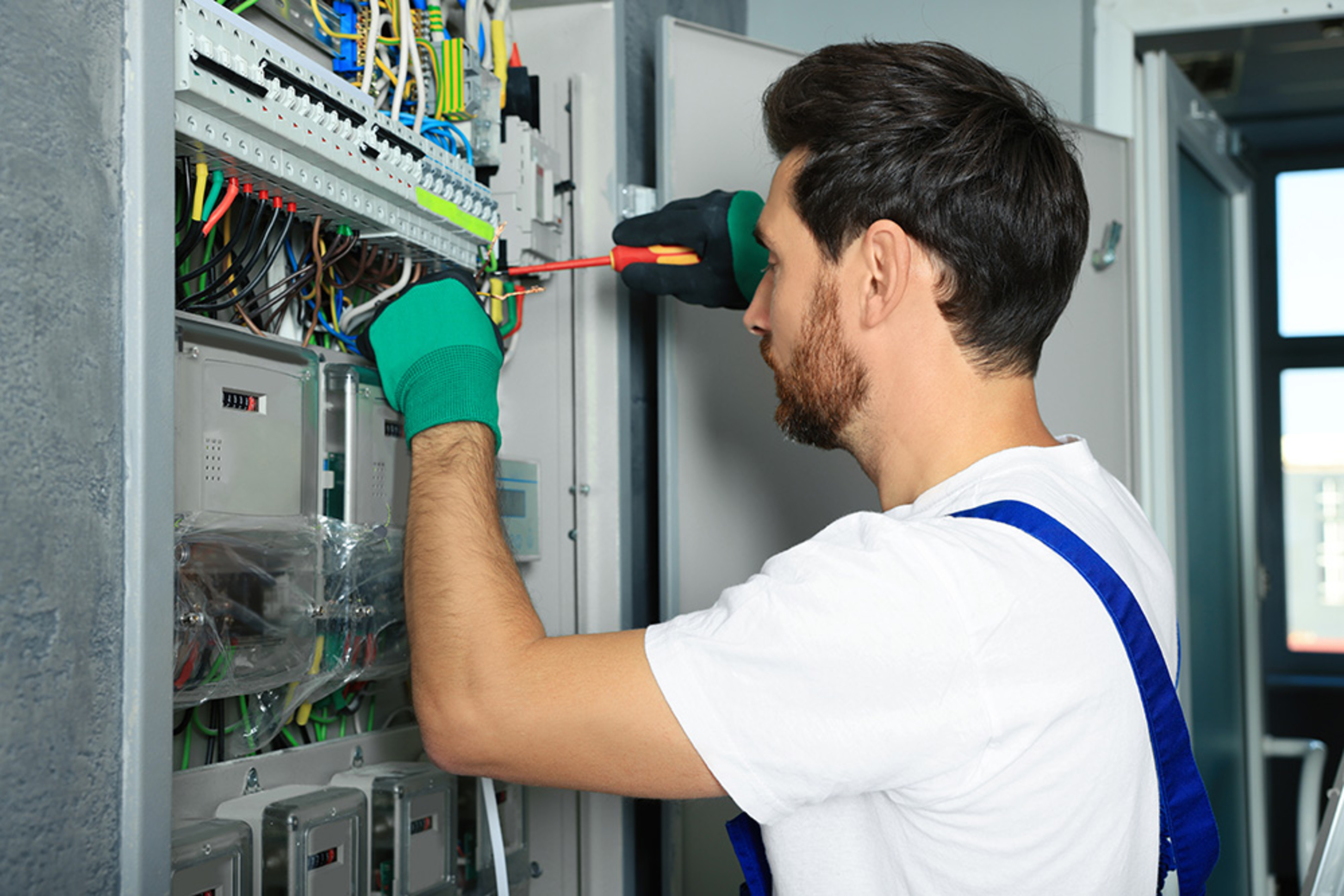 Nieder­spannungs­anlagen bei HG Elektrotechnik GmbH in Notzingen