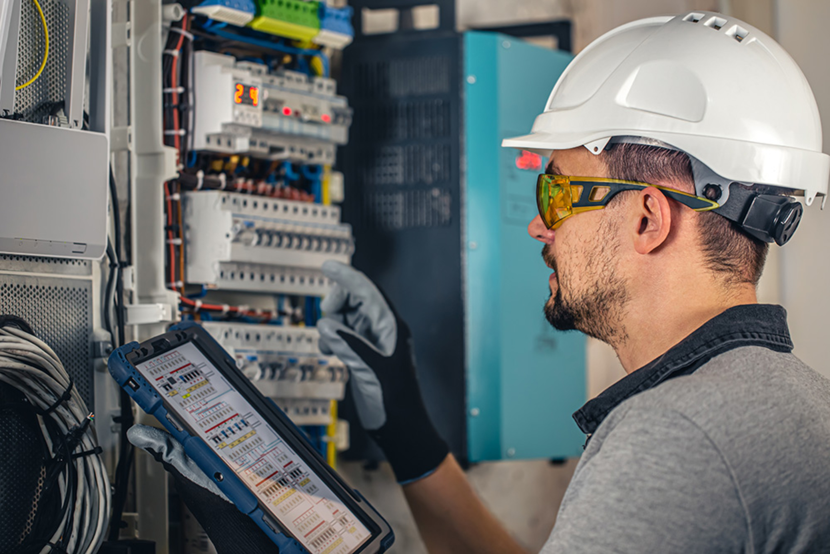 Industrie und Gewerbe bei HG Elektrotechnik GmbH in Notzingen